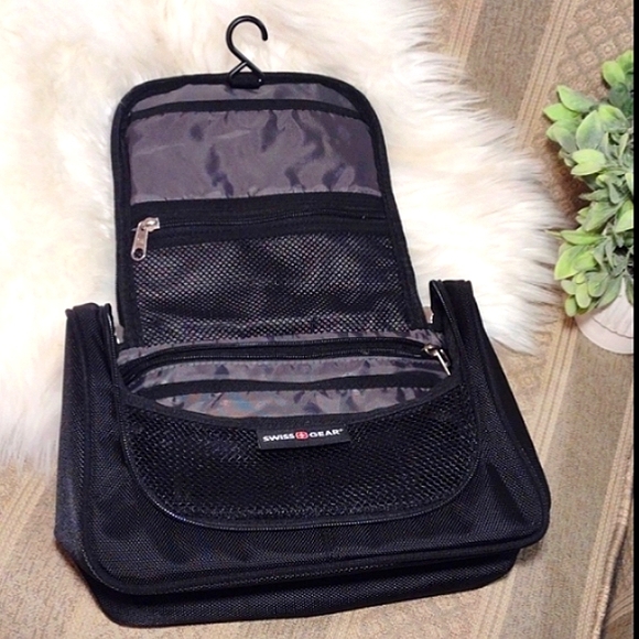 Swiss Gear Hanging Travel Toiletry Case - Picture 16 of 16